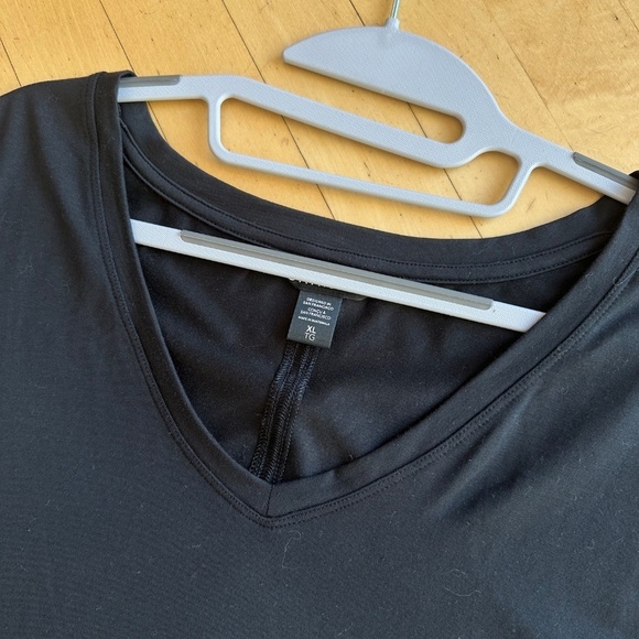 Athlet Essenntials V neck Tee, XL, PG1402 - Picture 5 of 6